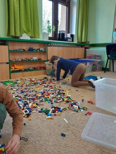 Stavíme lego..